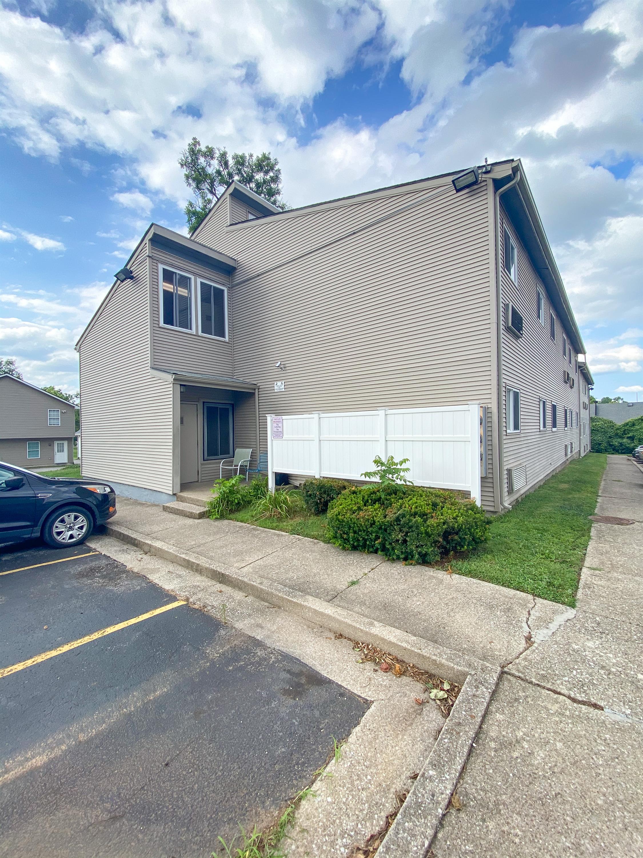 562 Woodland Ave Unit 10