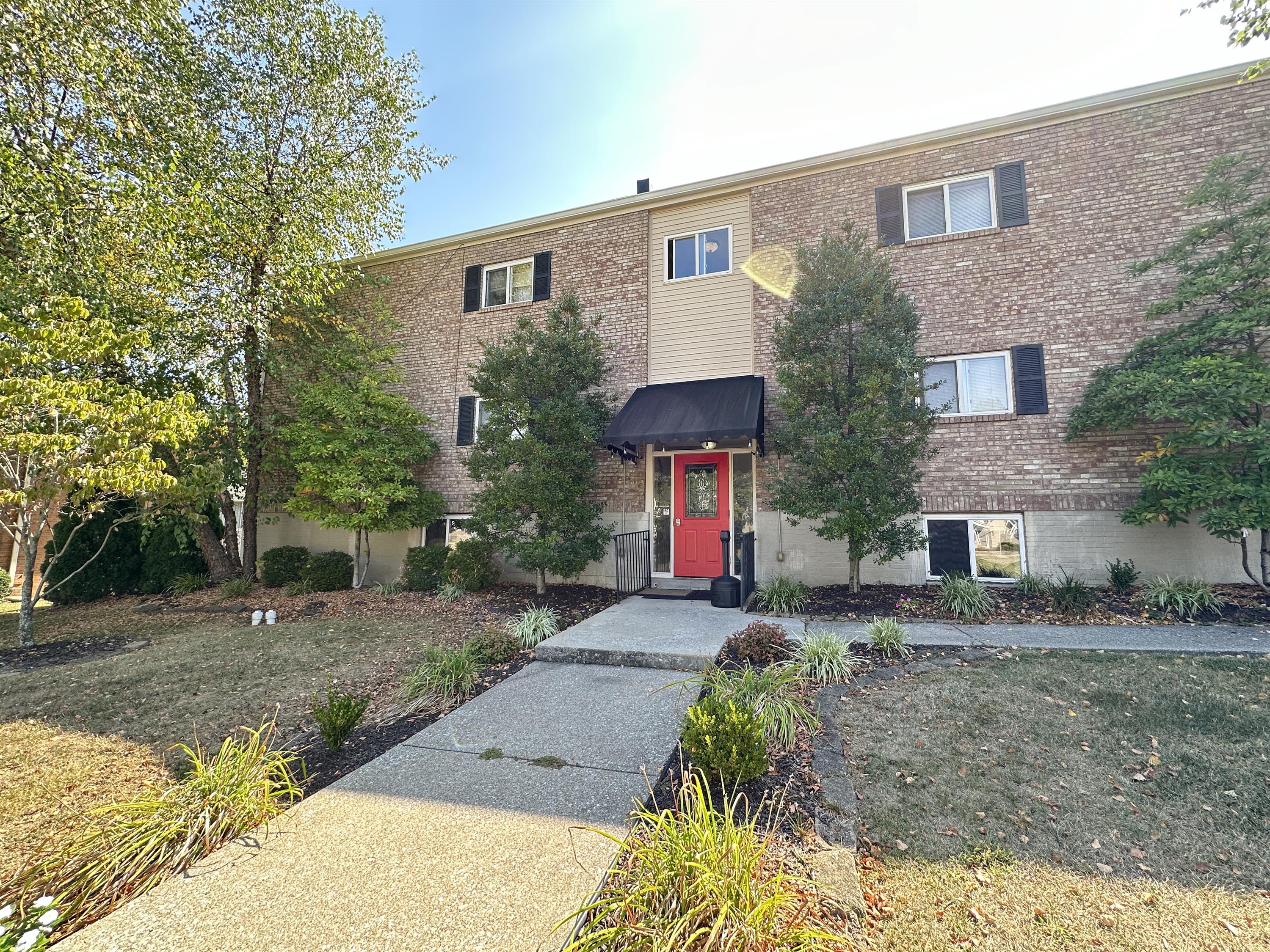 164 Lakeshore Drive - 11